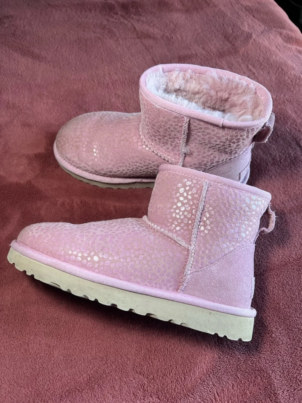 Sparkly pink UGGS - Picture 3 of 3